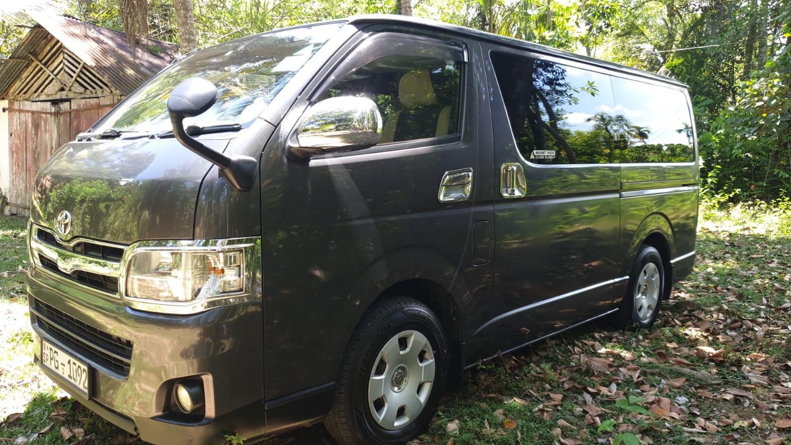 Toyota HiAce KDH Mini bus Small